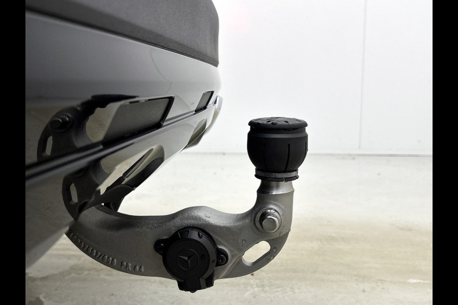 Mercedes-Benz GLC 400e 4MATIC Business Solution AMG | Premium Plus | Winterpakket | Techniekpakket | Nightpakket | Rijassistentiepakket Plus | Trekhaak | 20 inch vijfspaaks lichtmetalen AMG-velgen | Treeplanken in aluminiumlook |