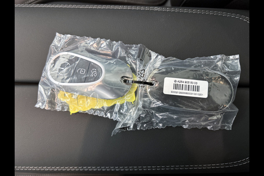 Mercedes-Benz GLC 400e 4MATIC Business Solution AMG | Premium Plus | Winterpakket | Techniekpakket | Nightpakket | Rijassistentiepakket Plus | Trekhaak | 20 inch vijfspaaks lichtmetalen AMG-velgen | Treeplanken in aluminiumlook |