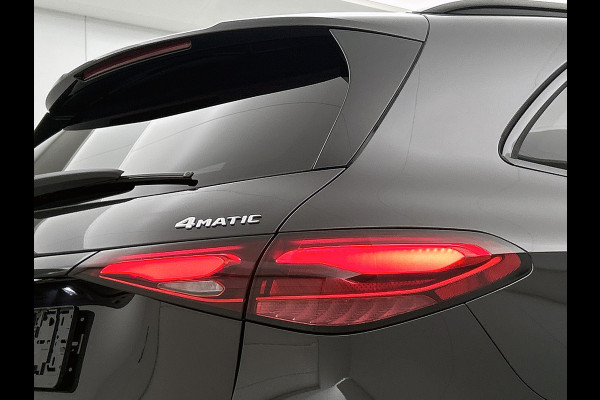 Mercedes-Benz GLC 400e 4MATIC Business Solution AMG | Premium Plus | Winterpakket | Techniekpakket | Nightpakket | Rijassistentiepakket Plus | Trekhaak | 20 inch vijfspaaks lichtmetalen AMG-velgen | Treeplanken in aluminiumlook |