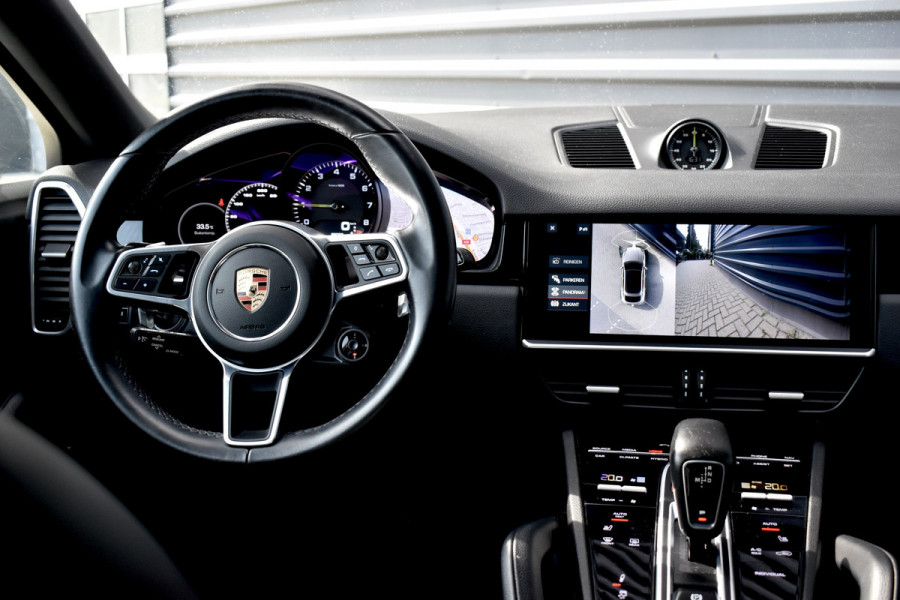 Porsche Cayenne Coupé 3.0 E-Hybrid 462pk Sport Chrono | Pano | 360 Camera | 21'' Wielen | Luchtvering | Stuurverwarming |  Stoel + Achterbankverwarming | LED Achterlichten donker |