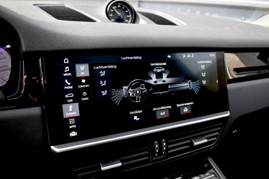Porsche Cayenne Coupé 3.0 E-Hybrid 462pk Sport Chrono | Pano | 360 Camera | 21'' Wielen | Luchtvering | Stuurverwarming |  Stoel + Achterbankverwarming | LED Achterlichten donker |