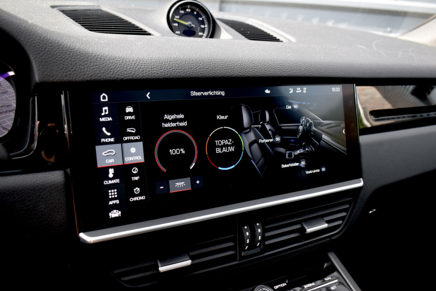 Porsche Cayenne Coupé 3.0 E-Hybrid 462pk Sport Chrono | Pano | 360 Camera | 21'' Wielen | Luchtvering | Stuurverwarming |  Stoel + Achterbankverwarming | LED Achterlichten donker |