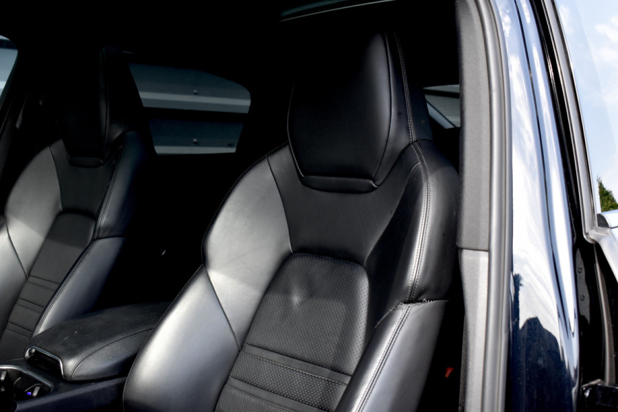 Porsche Cayenne Coupé 3.0 E-Hybrid 462pk Sport Chrono | Pano | 360 Camera | 21'' Wielen | Luchtvering | Stuurverwarming |  Stoel + Achterbankverwarming | LED Achterlichten donker |