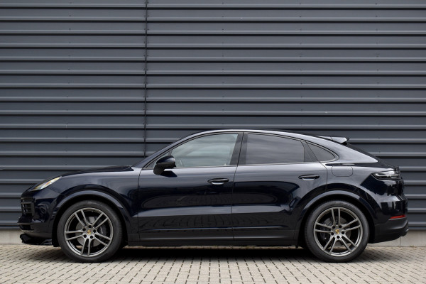 Porsche Cayenne Coupé 3.0 E-Hybrid 462pk Sport Chrono | Pano | 360 Camera | 21'' Wielen | Luchtvering | Stuurverwarming |  Stoel + Achterbankverwarming | LED Achterlichten donker |