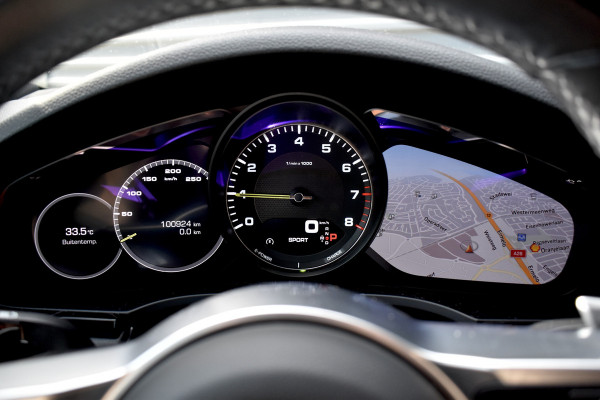 Porsche Cayenne Coupé 3.0 E-Hybrid 462pk Sport Chrono | Pano | 360 Camera | 21'' Wielen | Luchtvering | Stuurverwarming |  Stoel + Achterbankverwarming | LED Achterlichten donker |