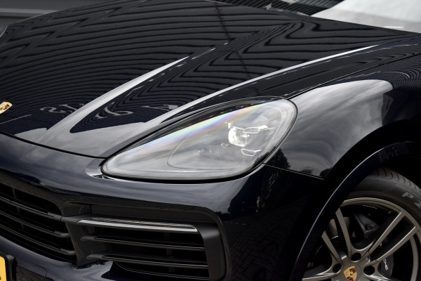 Porsche Cayenne Coupé 3.0 E-Hybrid 462pk Sport Chrono | Pano | 360 Camera | 21'' Wielen | Luchtvering | Stuurverwarming |  Stoel + Achterbankverwarming | LED Achterlichten donker |