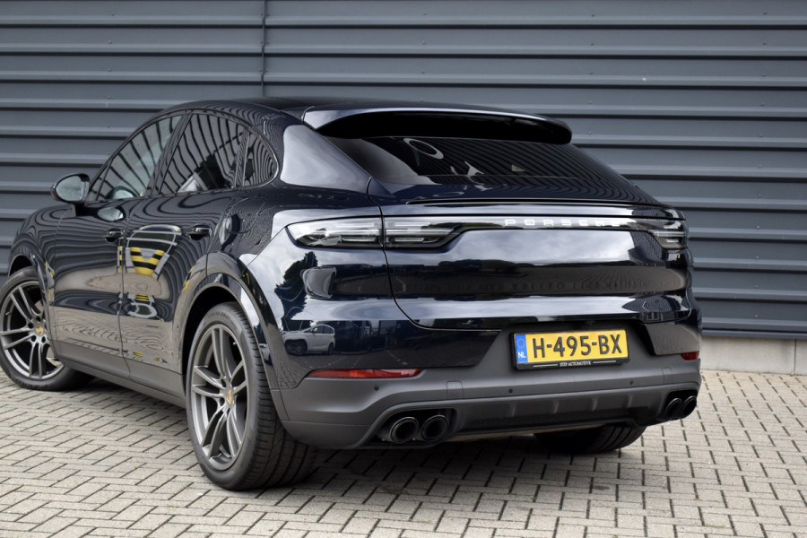 Porsche Cayenne Coupé 3.0 E-Hybrid 462pk Sport Chrono | Pano | 360 Camera | 21'' Wielen | Luchtvering | Stuurverwarming |  Stoel + Achterbankverwarming | LED Achterlichten donker |