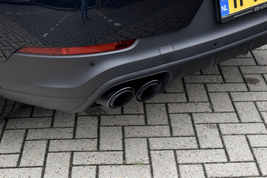 Porsche Cayenne Coupé 3.0 E-Hybrid 462pk Sport Chrono | Pano | 360 Camera | 21'' Wielen | Luchtvering | Stuurverwarming |  Stoel + Achterbankverwarming | LED Achterlichten donker |