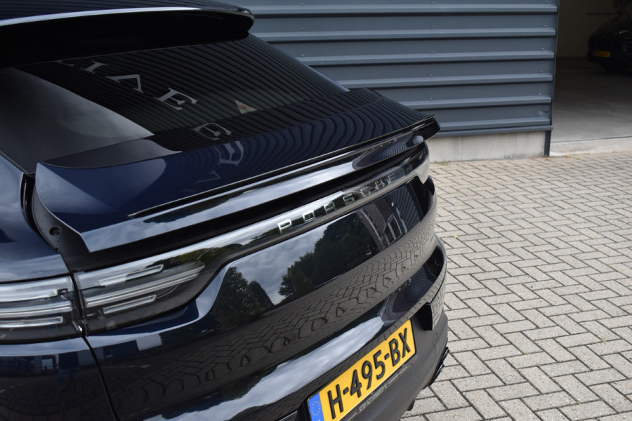 Porsche Cayenne Coupé 3.0 E-Hybrid 462pk Sport Chrono | Pano | 360 Camera | 21'' Wielen | Luchtvering | Stuurverwarming |  Stoel + Achterbankverwarming | LED Achterlichten donker |