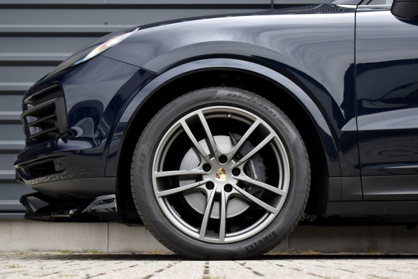 Porsche Cayenne Coupé 3.0 E-Hybrid 462pk Sport Chrono | Pano | 360 Camera | 21'' Wielen | Luchtvering | Stuurverwarming |  Stoel + Achterbankverwarming | LED Achterlichten donker |