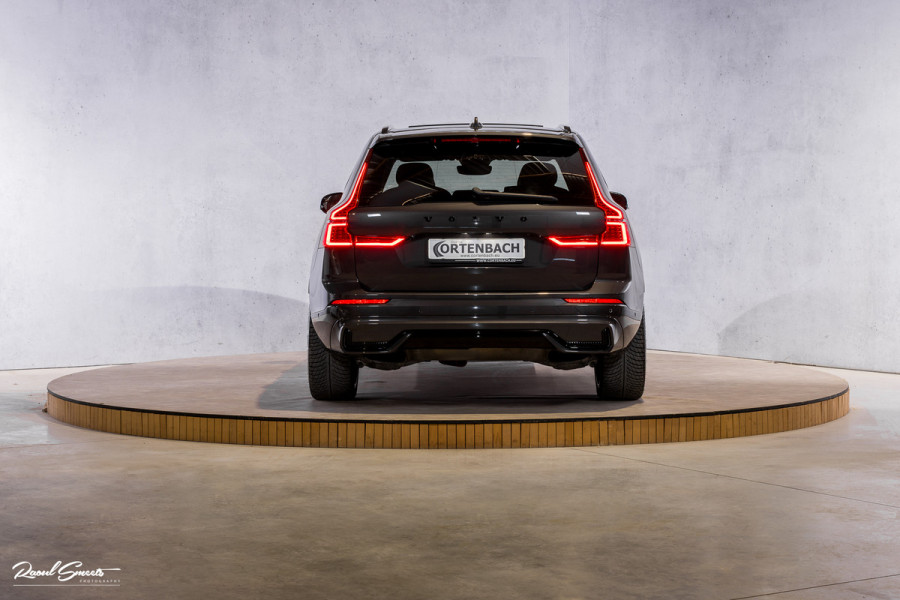 Volvo XC60 2.0 T8 Plug-in hybrid AWD R-Design | Luchtvering | Zwenkbare trekhaak | Panoramadak | Memory | Harman Kardon |