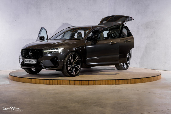 Volvo XC60 2.0 T8 Plug-in hybrid AWD R-Design | Luchtvering | Zwenkbare trekhaak | Panoramadak | Memory | Harman Kardon |