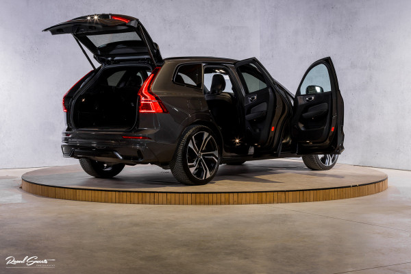 Volvo XC60 2.0 T8 Plug-in hybrid AWD R-Design | Luchtvering | Zwenkbare trekhaak | Panoramadak | Memory | Harman Kardon |