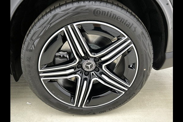 Mercedes-Benz GLC 300e 4MATIC Business Solution AMG | Advanced plus | Nightpakket | Parkeerpakket | Trekhaak | Panoramaschuifdak | 20 inch vijfspaaks lichtmetalen AMG-velgen | Treeplanken in aluminiumlook | DISTRONIC |