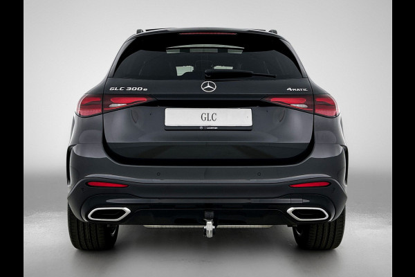 Mercedes-Benz GLC 300e 4MATIC Business Solution AMG | Advanced plus | Nightpakket | Parkeerpakket | Trekhaak | Panoramaschuifdak | 20 inch vijfspaaks lichtmetalen AMG-velgen | Treeplanken in aluminiumlook | DISTRONIC |