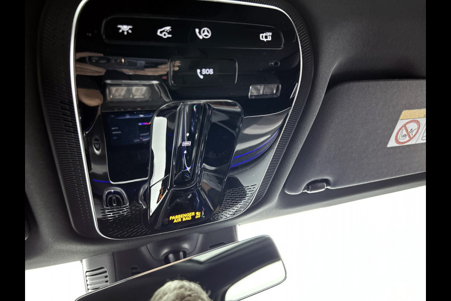 Mercedes-Benz GLC 300e 4MATIC Business Solution AMG | Advanced plus | Nightpakket | Parkeerpakket | Trekhaak | Panoramaschuifdak | 20 inch vijfspaaks lichtmetalen AMG-velgen | Treeplanken in aluminiumlook | DISTRONIC |