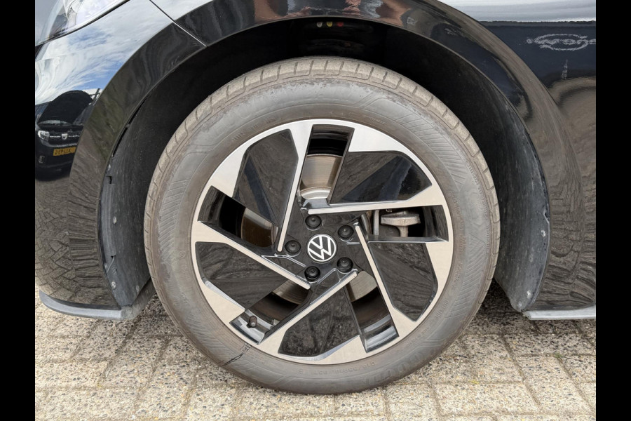 Volkswagen ID.3 Pure 52 kWh 18"/Adaptieve Cruise/Apple Carplay & Android Auto/DAB/Navigatie/Sfeerverlichting/Camera/Stuur + stoelverwarming