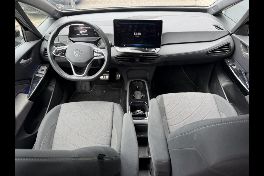 Volkswagen ID.3 Pure 52 kWh 18"/Adaptieve Cruise/Apple Carplay & Android Auto/DAB/Navigatie/Sfeerverlichting/Camera/Stuur + stoelverwarming