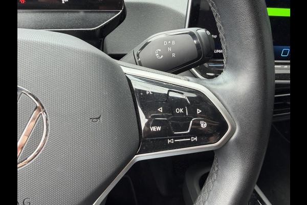 Volkswagen ID.3 Pure 52 kWh 18"/Adaptieve Cruise/Apple Carplay & Android Auto/DAB/Navigatie/Sfeerverlichting/Camera/Stuur + stoelverwarming