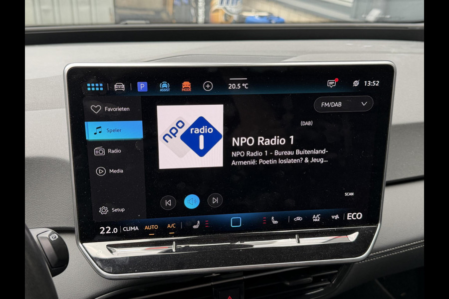 Volkswagen ID.3 Pure 52 kWh 18"/Adaptieve Cruise/Apple Carplay & Android Auto/DAB/Navigatie/Sfeerverlichting/Camera/Stuur + stoelverwarming