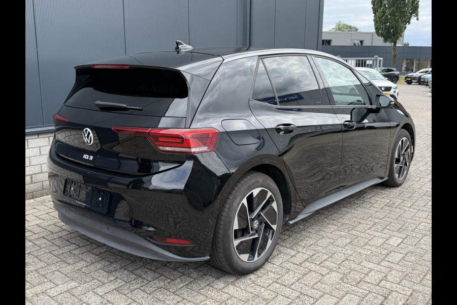 Volkswagen ID.3 Pure 52 kWh 18"/Adaptieve Cruise/Apple Carplay & Android Auto/DAB/Navigatie/Sfeerverlichting/Camera/Stuur + stoelverwarming
