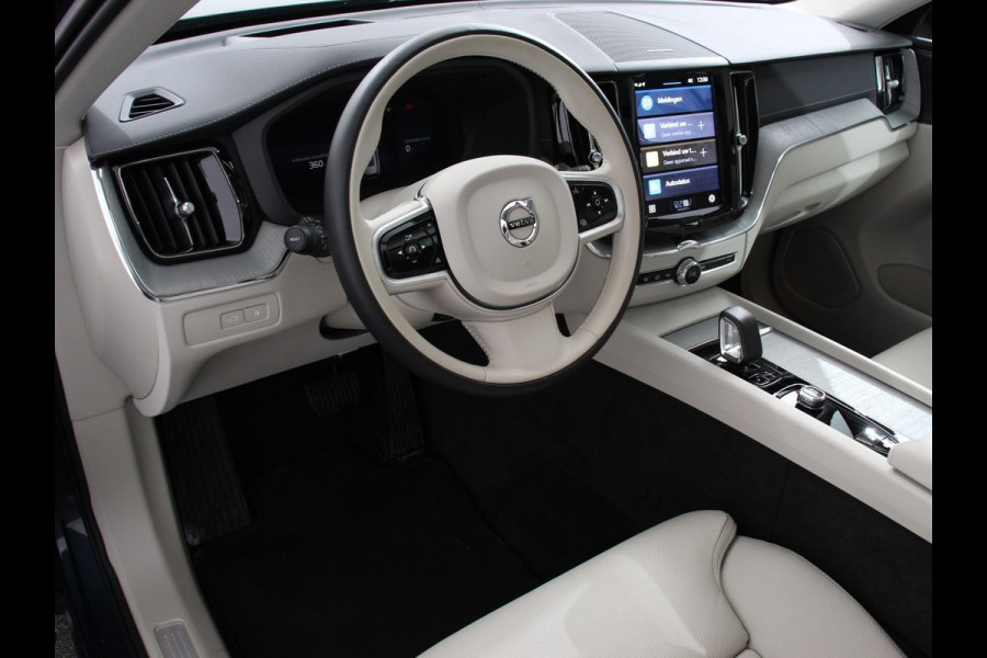 Volvo XC60 2.0 T6 Plug-in hybrid AWD Ultra Bright Climate control Adaptieve cruise control Navigatie Panoramadak Trekhaak Parkeersensoren 360* camera Voorstoelen verwarmd  Apple Carplay/ Android auto
