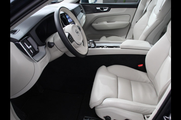 Volvo XC60 2.0 T6 Plug-in hybrid AWD Ultra Bright Climate control Adaptieve cruise control Navigatie Panoramadak Trekhaak Parkeersensoren 360* camera Voorstoelen verwarmd  Apple Carplay/ Android auto