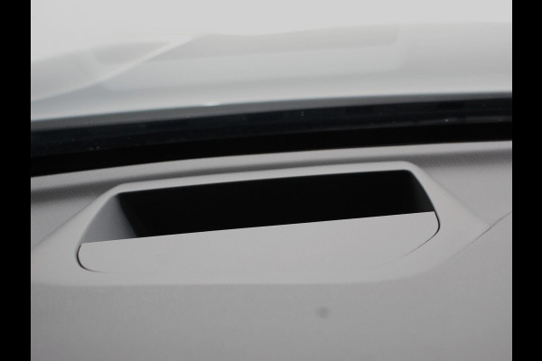 Volvo XC60 2.0 T6 Plug-in hybrid AWD Ultra Bright Climate control Adaptieve cruise control Navigatie Panoramadak Trekhaak Parkeersensoren 360* camera Voorstoelen verwarmd  Apple Carplay/ Android auto