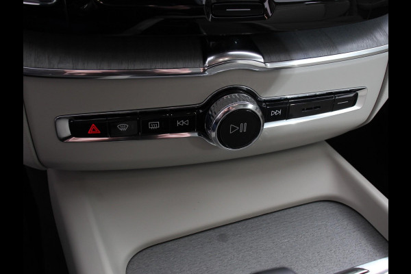 Volvo XC60 2.0 T6 Plug-in hybrid AWD Ultra Bright Climate control Adaptieve cruise control Navigatie Panoramadak Trekhaak Parkeersensoren 360* camera Voorstoelen verwarmd  Apple Carplay/ Android auto