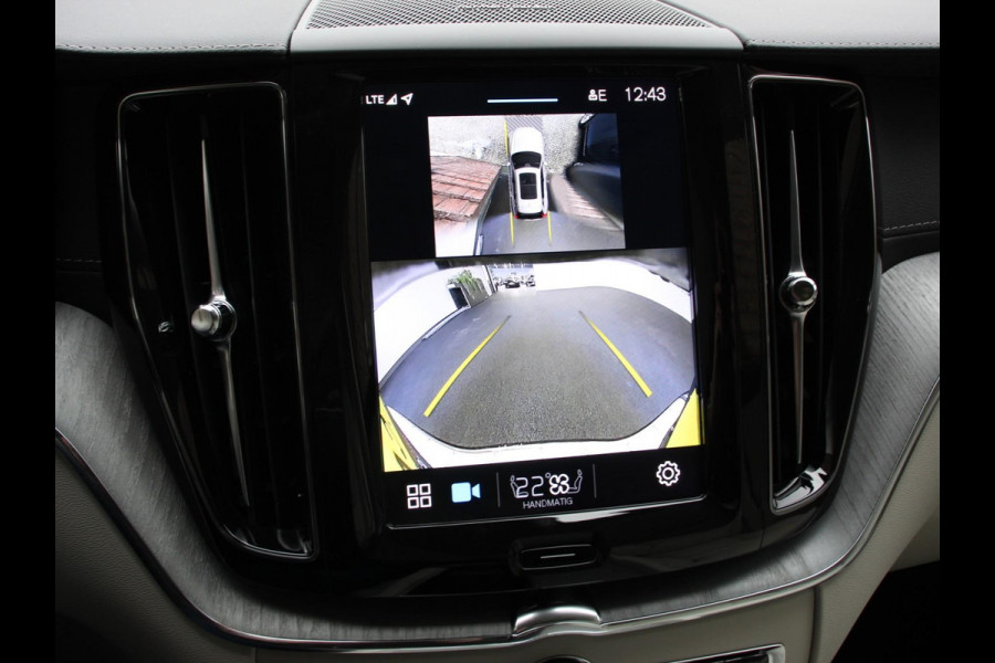 Volvo XC60 2.0 T6 Plug-in hybrid AWD Ultra Bright Climate control Adaptieve cruise control Navigatie Panoramadak Trekhaak Parkeersensoren 360* camera Voorstoelen verwarmd  Apple Carplay/ Android auto