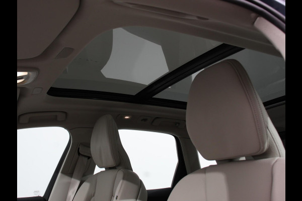 Volvo XC60 2.0 T6 Plug-in hybrid AWD Ultra Bright Climate control Adaptieve cruise control Navigatie Panoramadak Trekhaak Parkeersensoren 360* camera Voorstoelen verwarmd  Apple Carplay/ Android auto