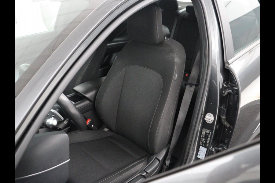 Hyundai IONIQ 6 Style 77.4 kWh Navigatie | SOH 93.9 % | Virtual display | Climate Control | Cruise Control Adaptief | camera | Trekhaak | Carplay | DAB+