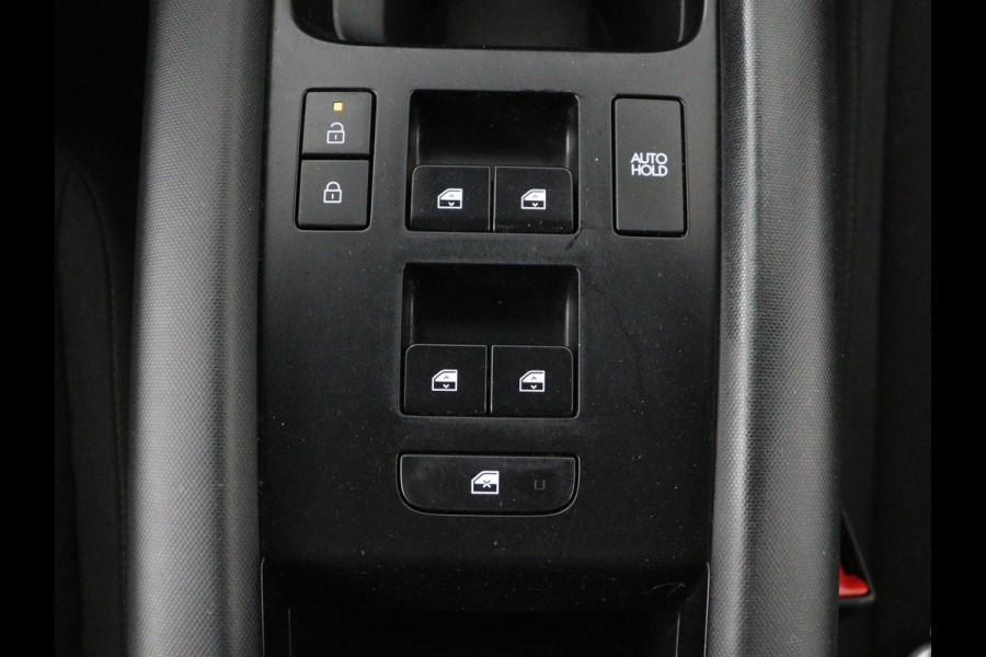 Hyundai IONIQ 6 Style 77.4 kWh Navigatie | SOH 93.9 % | Virtual display | Climate Control | Cruise Control Adaptief | camera | Trekhaak | Carplay | DAB+