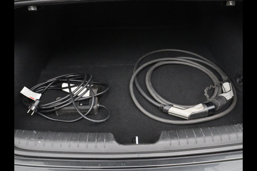 Hyundai IONIQ 6 Style 77.4 kWh Navigatie | SOH 93.9 % | Virtual display | Climate Control | Cruise Control Adaptief | camera | Trekhaak | Carplay | DAB+