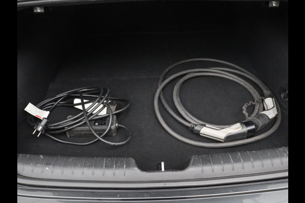 Hyundai IONIQ 6 Style 77.4 kWh Navigatie | SOH 93.9 % | Virtual display | Climate Control | Cruise Control Adaptief | camera | Trekhaak | Carplay | DAB+