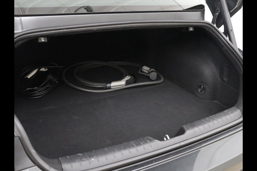 Hyundai IONIQ 6 Style 77.4 kWh Navigatie | SOH 93.9 % | Virtual display | Climate Control | Cruise Control Adaptief | camera | Trekhaak | Carplay | DAB+
