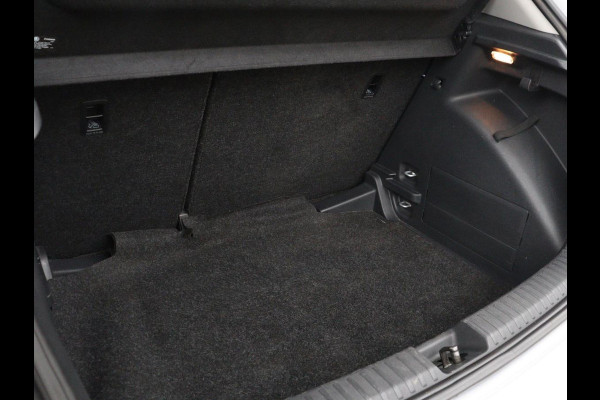 Škoda Fabia 1.0 TSI Business Edition | Cruise control | Park assist | Lane assist | Navigatie | DAB | Bluetooth | Airco