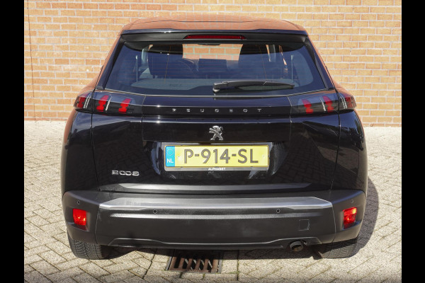 Peugeot 2008 1.2 PureTech 101pk Active Pack Navigatie Apple Carplay/Android Auto Parkeersensoren achter Cruise Control Ledverlichting Climate Control