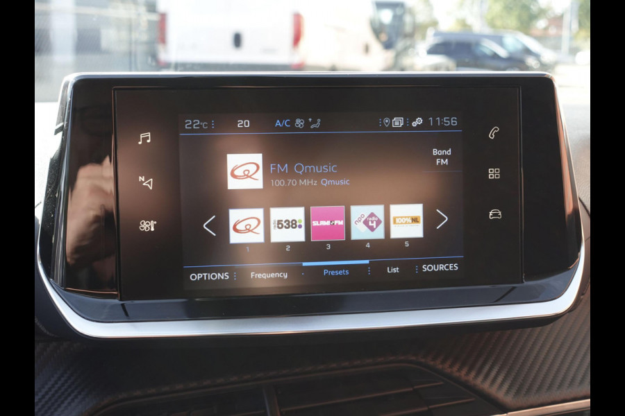 Peugeot 2008 1.2 PureTech 101pk Active Pack Navigatie Apple Carplay/Android Auto Parkeersensoren achter Cruise Control Ledverlichting Climate Control