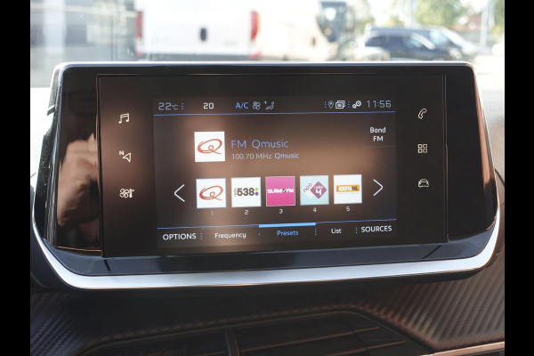 Peugeot 2008 1.2 PureTech 101pk Active Pack Navigatie Apple Carplay/Android Auto Parkeersensoren achter Cruise Control Ledverlichting Climate Control