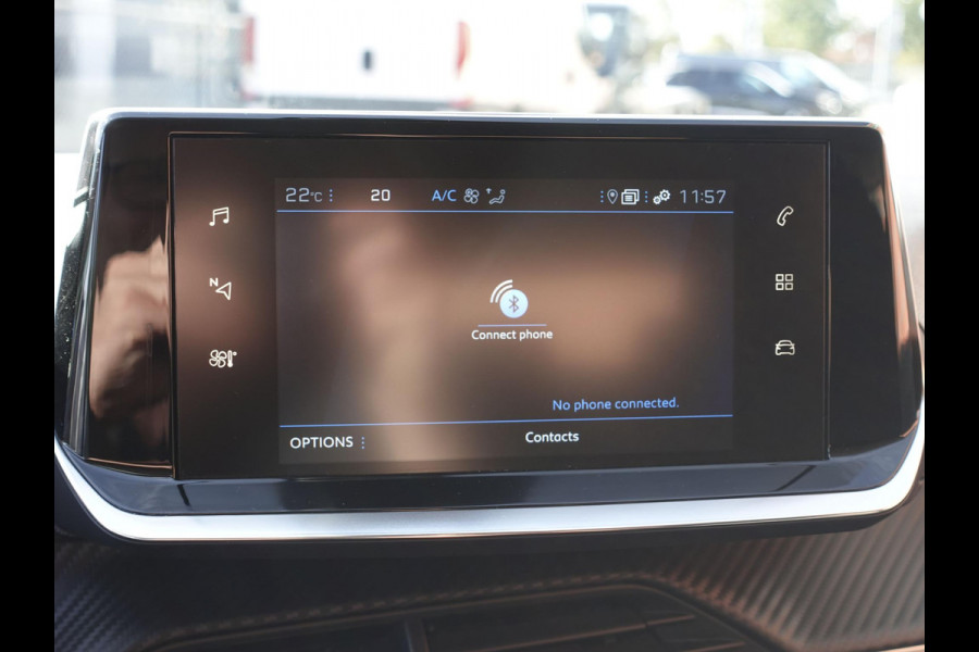 Peugeot 2008 1.2 PureTech 101pk Active Pack Navigatie Apple Carplay/Android Auto Parkeersensoren achter Cruise Control Ledverlichting Climate Control