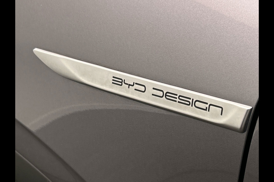 BYD ATTO 3 Design 60 kWh |*40 STUKS* | 204 PK | Pano/dak | Adapt/Cruise/Control | Leder/Beige/Blauw | 360/Camera, Navigatie, BTW!!