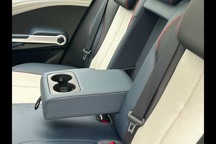 BYD ATTO 3 Design 60 kWh |*40 STUKS* | 204 PK | Pano/dak | Adapt/Cruise/Control | Leder/Beige/Blauw | 360/Camera, Navigatie, BTW!!