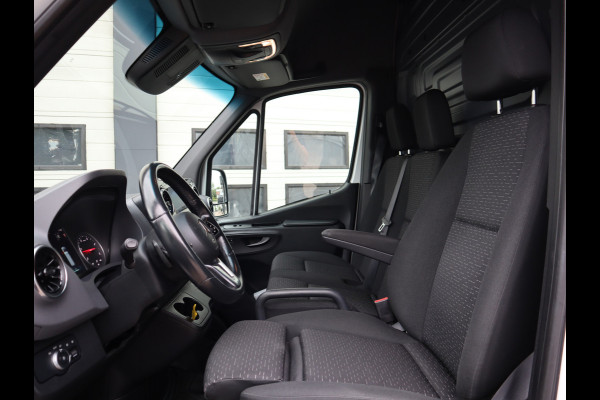 Mercedes-Benz Sprinter 319 CDI 3.0 V6 Automaat Euro 6 - L2H2 - Volledig Dealer onderhouden - LED - Trekhaak