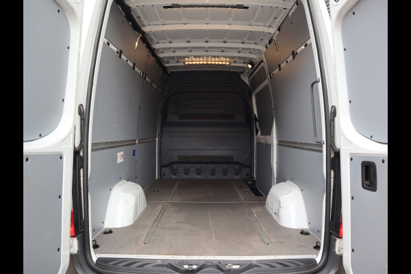Mercedes-Benz Sprinter 319 CDI 3.0 V6 Automaat Euro 6 - L2H2 - Volledig Dealer onderhouden - LED - Trekhaak