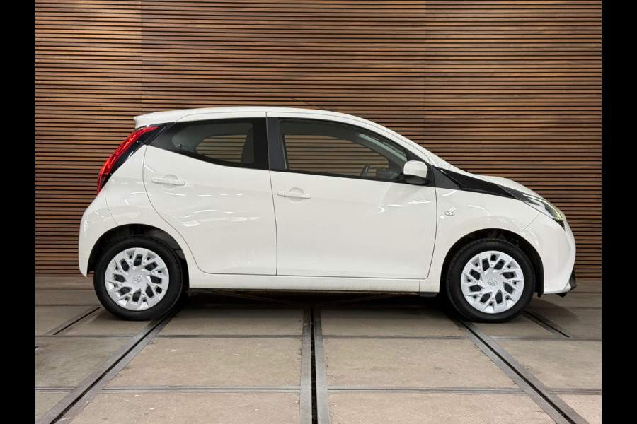 Toyota Aygo 1.0 VVT-i x automaat | Apple Carplay & Android Auto | Camera | Bluetooth | 15 Inch