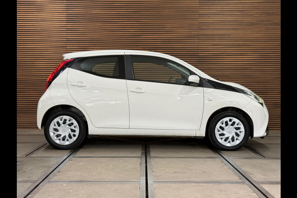 Toyota Aygo 1.0 VVT-i x automaat | Apple Carplay & Android Auto | Camera | Bluetooth | 15 Inch