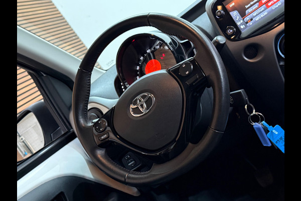 Toyota Aygo 1.0 VVT-i x automaat | Apple Carplay & Android Auto | Camera | Bluetooth | 15 Inch