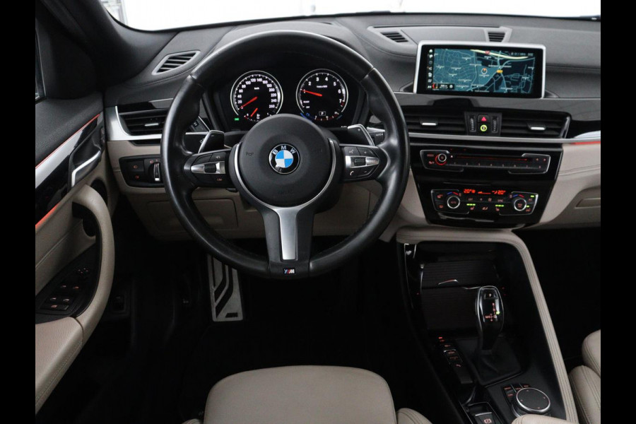 BMW X2 SDrive20i High Executive | Panoramadak | Leder | Stoelverwarming | Cruise control | Head-up | Bluetooth | Sfeerverlichting | Park assist | Elektrische achterklep | Trekhaak