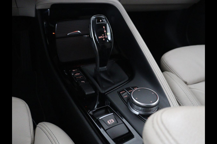 BMW X2 SDrive20i High Executive | Panoramadak | Leder | Stoelverwarming | Cruise control | Head-up | Bluetooth | Sfeerverlichting | Park assist | Elektrische achterklep | Trekhaak